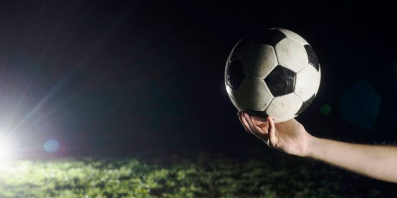 Cú sút penalty uy lực trong luật đá phạt luân lưu