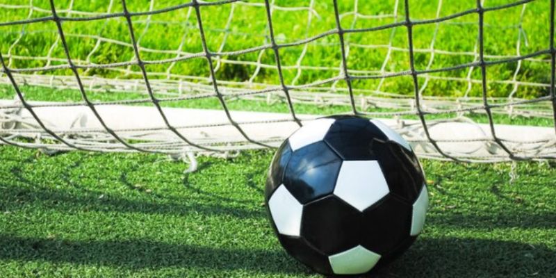 Luật thủ môn di chuyển bảo vệ khung thành an toà