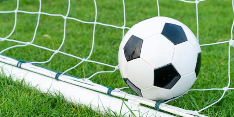 Người gác đền kiên cường bảo vệ khung thành