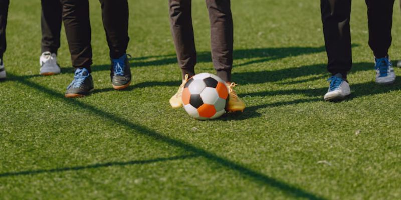 Khung hình khổng lồ từ máy chiếu xem bóng đá