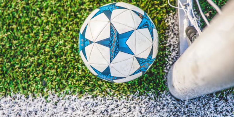 Tận hưởng giấc mơ đổi đời từ bóng đá